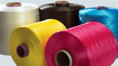 Viscose: Een Veelzijdig Material Voor de Textielindustrie en Duurzame Kleding!